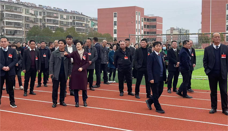 集中视察促民生 代表票决聚民意