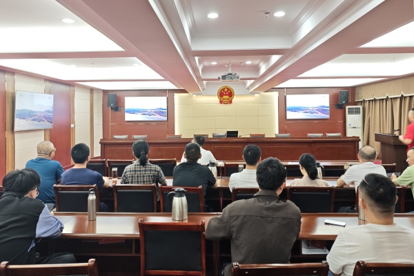 南城县人大常委会机关组织全体党员干部观看抗战胜利80周年阅兵仪式